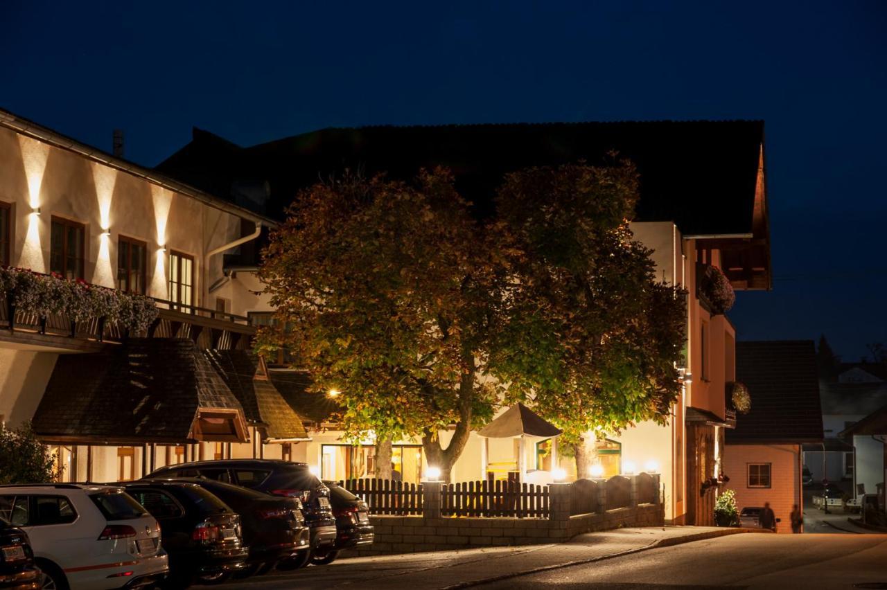 Hotel-Gasthof Beim Boeckhiasl Neukirchen an der Vöckla Exterior foto